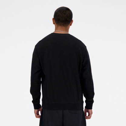 Ngawang is wearing size M and is 6'1.5"/187cm. Chest: 39.5"/100.3cm, Waist: 33"/83.8cm, Hips: 40"/101.6cm