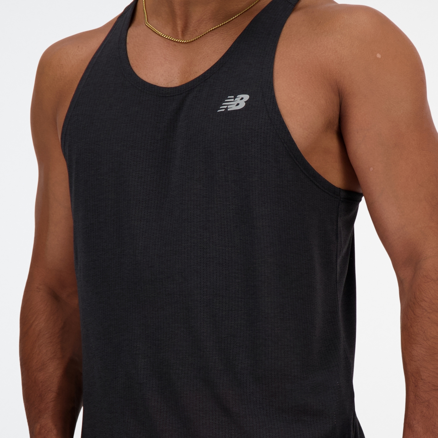 Pranav is wearing size M and is 6'/182.8cm. Waist: 30.5"/77.5cm