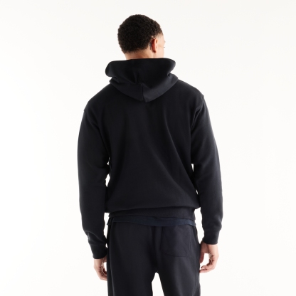 Ngawang is wearing size M and is 6'1.5"/187cm. Chest: 39.5"/100.3cm, Waist: 33"/84cm, Hips: 40"/102cm