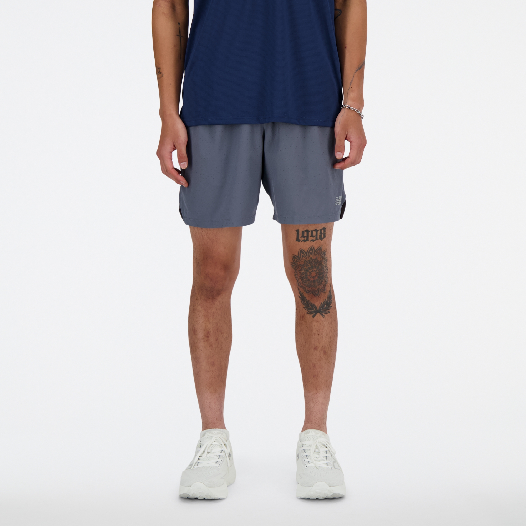 Tyler is wearing size M and is 6'/182.8cm. Chest: 36.25"/92cm, Waist: 29.5"/75cm, Hips: 37"/94cm