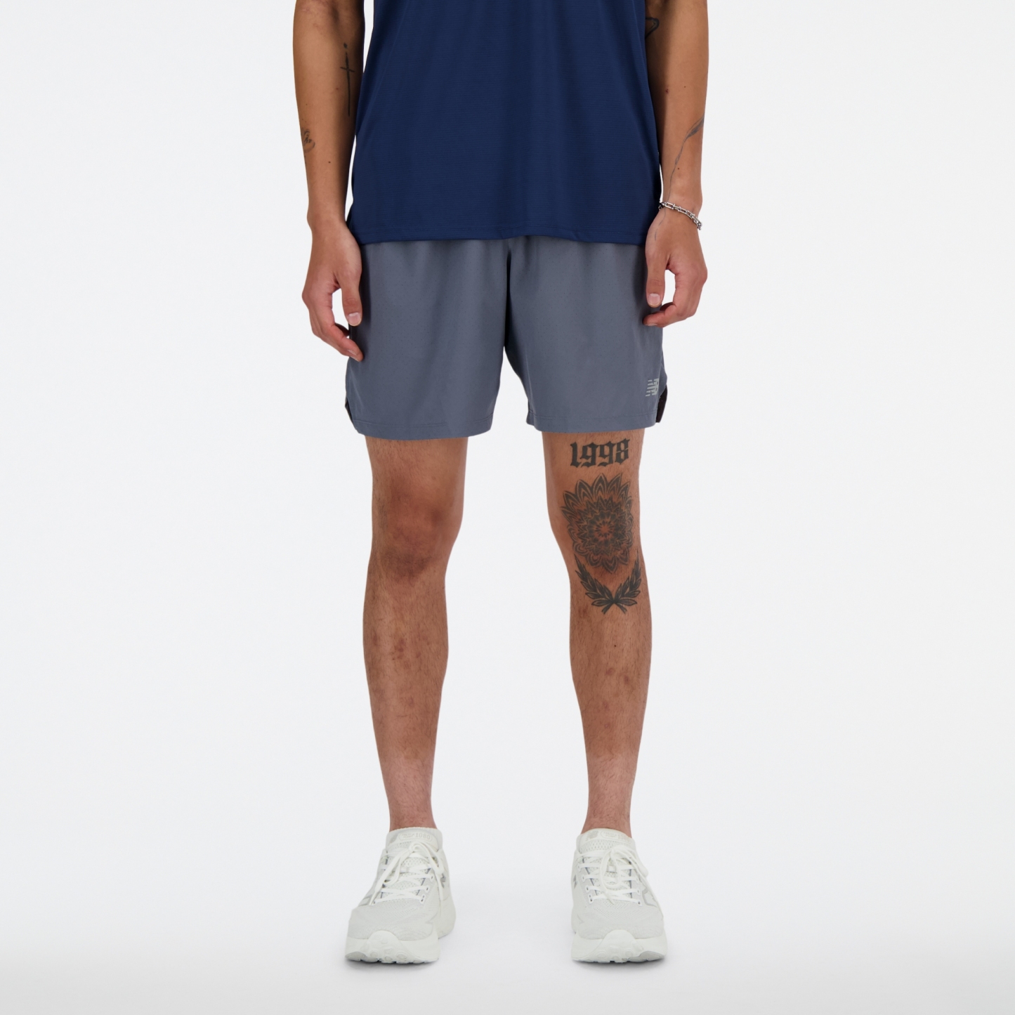 Tyler is wearing size M and is 6'/182.8cm. Chest: 36.25"/92cm, Waist: 29.5"/75cm, Hips: 37"/94cm