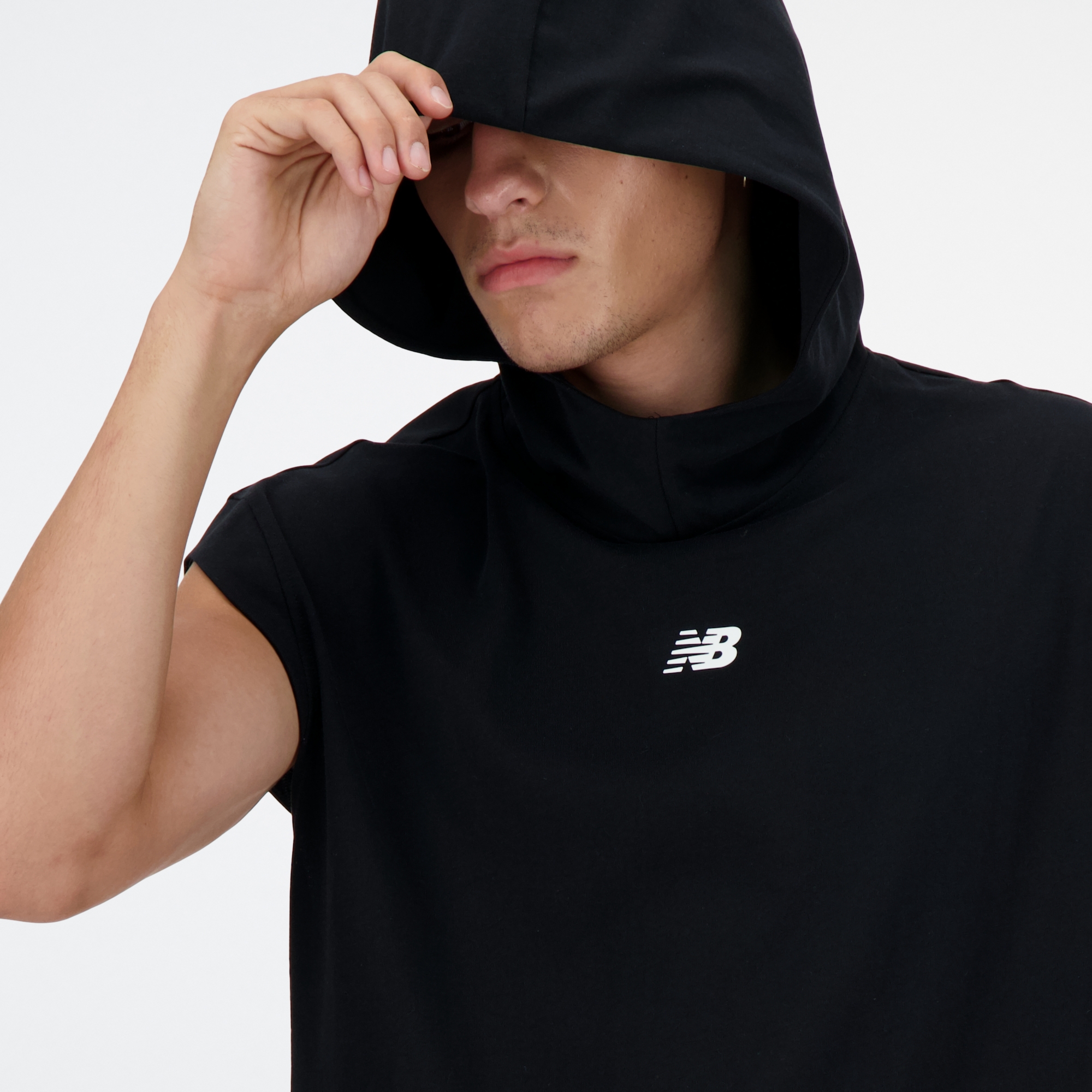 Sebastian is wearing size M and is 6'2";188cm. Chest: 38.75";98.4cm, Waist: 32";81.3cm, Hips: 39";99cm