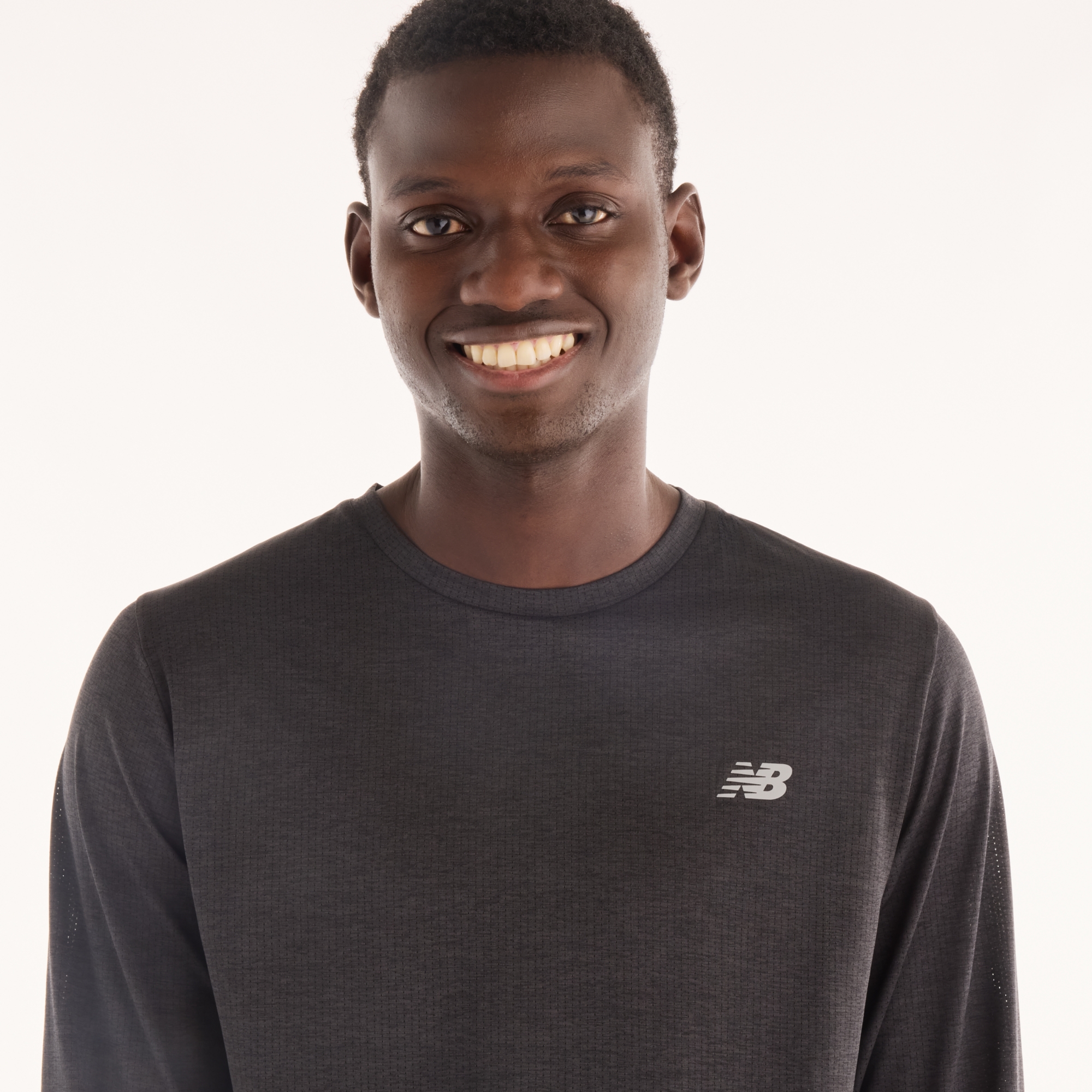 Tyler is wearing size M and is 6'/182.8cm. Chest: 36.25"/92cm, Waist: 29.5"/75cm, Hips: 37"/94cm
