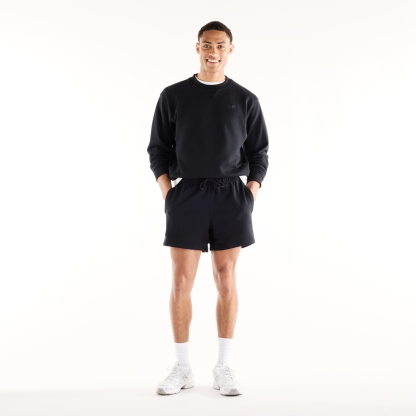 Sebastian is wearing size M and is 6'2"/188cm. Chest: 38.75"/98.4cm, Waist: 32"/81.3cm, Hips: 39"/99cm