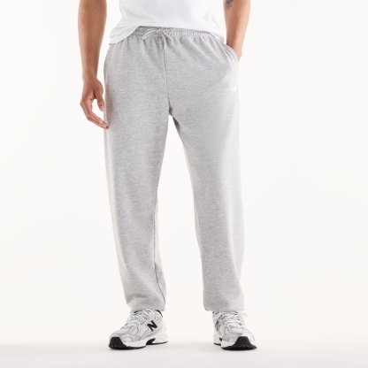 Pranav is wearing size M and is 6'/182.8cm. Waist: 30.5"/77.5cm
