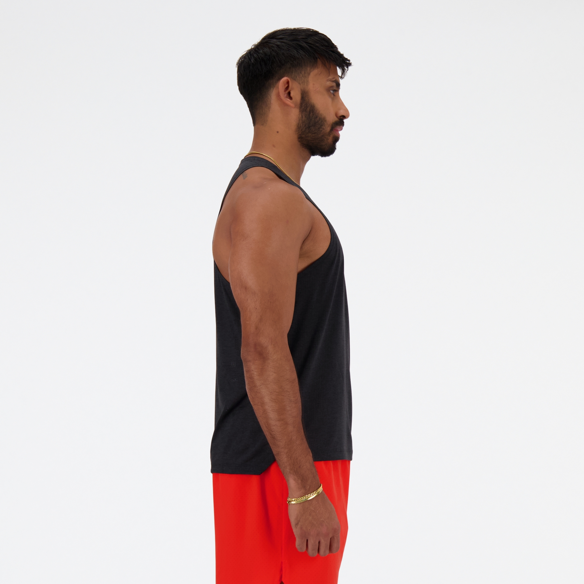 Pranav is wearing size M and is 6'/182.8cm. Waist: 30.5"/77.5cm