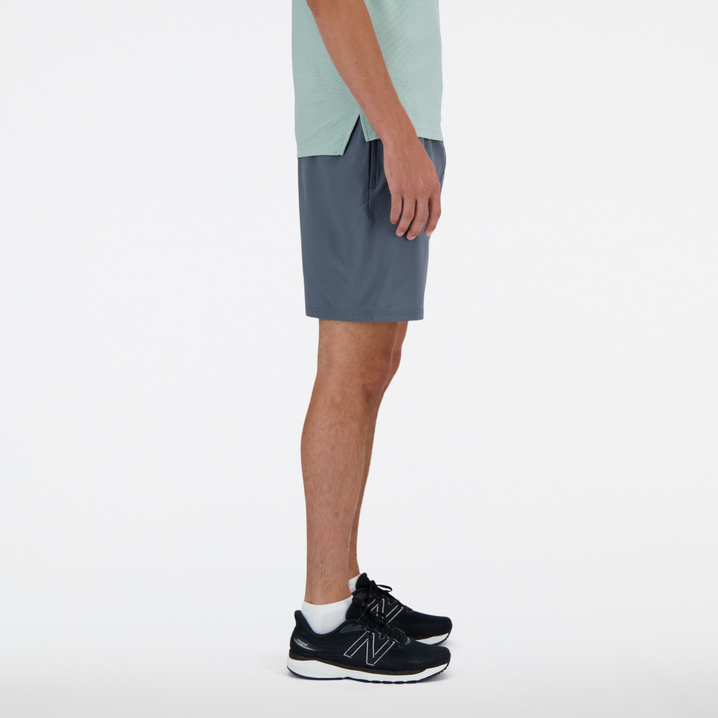 Sebastian is wearing size M and is 6'2"/188cm. Chest: 38.75"/98.4cm, Waist: 32"/81.3cm, Hips: 39"/99cm