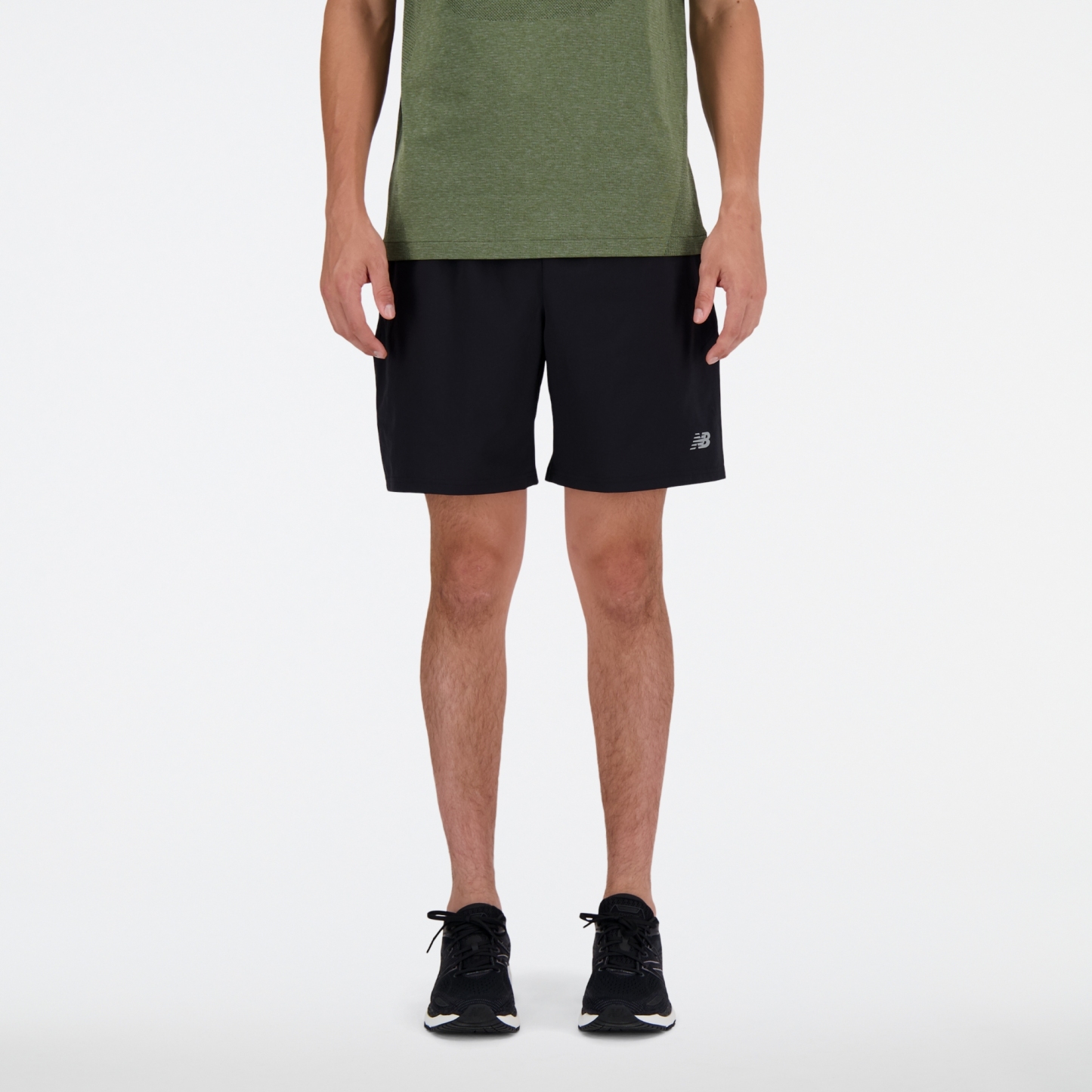 Sebastian is wearing size M and is 6'2"/188cm. Chest: 38.75"/98.4cm, Waist: 32"/81.3cm, Hips: 39"/99cm