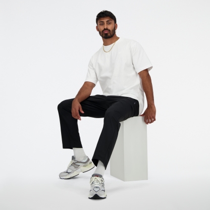 Pranav is wearing size M and is 6'/182.8cm. Waist: 30.5"/77.5cm