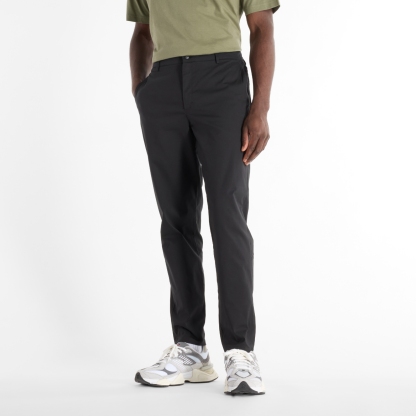 New Balance Athletics スタンダード テーパード パンツ 30インチ, MP43554BK