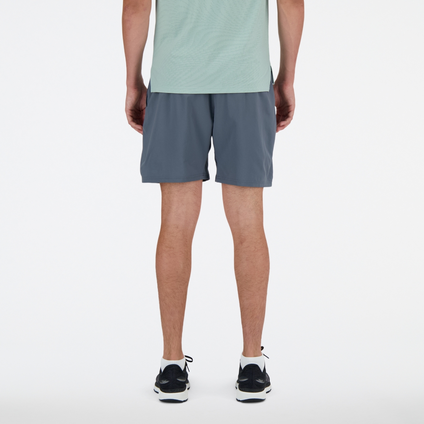 Sebastian is wearing size M and is 6'2"/188cm. Chest: 38.75"/98.4cm, Waist: 32"/81.3cm, Hips: 39"/99cm