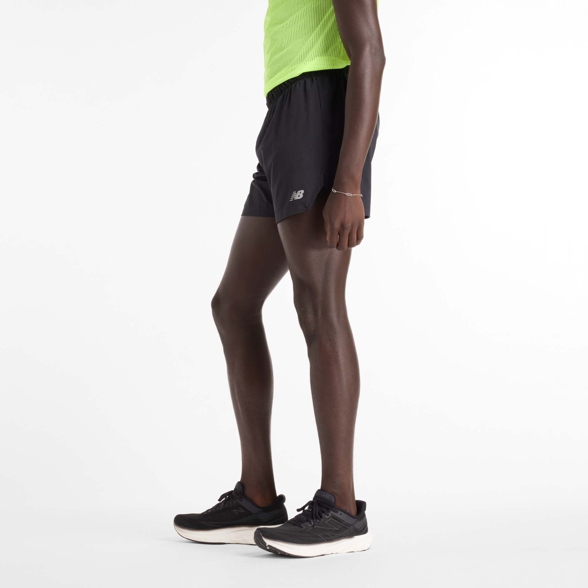Tyler is wearing size M and is 6'/182.8cm. Chest: 36.25"/92cm, Waist: 29.5"/75cm, Hips: 37"/94cm