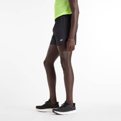 Tyler is wearing size M and is 6'/182.8cm. Chest: 36.25"/92cm, Waist: 29.5"/75cm, Hips: 37"/94cm