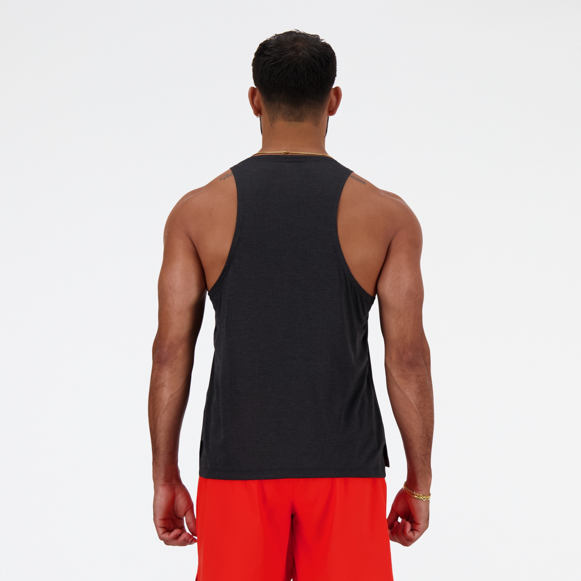 Pranav is wearing size M and is 6'/182.8cm. Waist: 30.5"/77.5cm