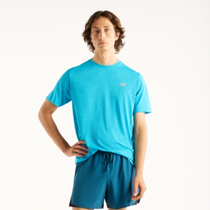 Felix is wearing size M and is 6'/183cm. Chest: 36.5"/93cm, Waist: 30.5"/78cm, Hips: 36.5"/93cm