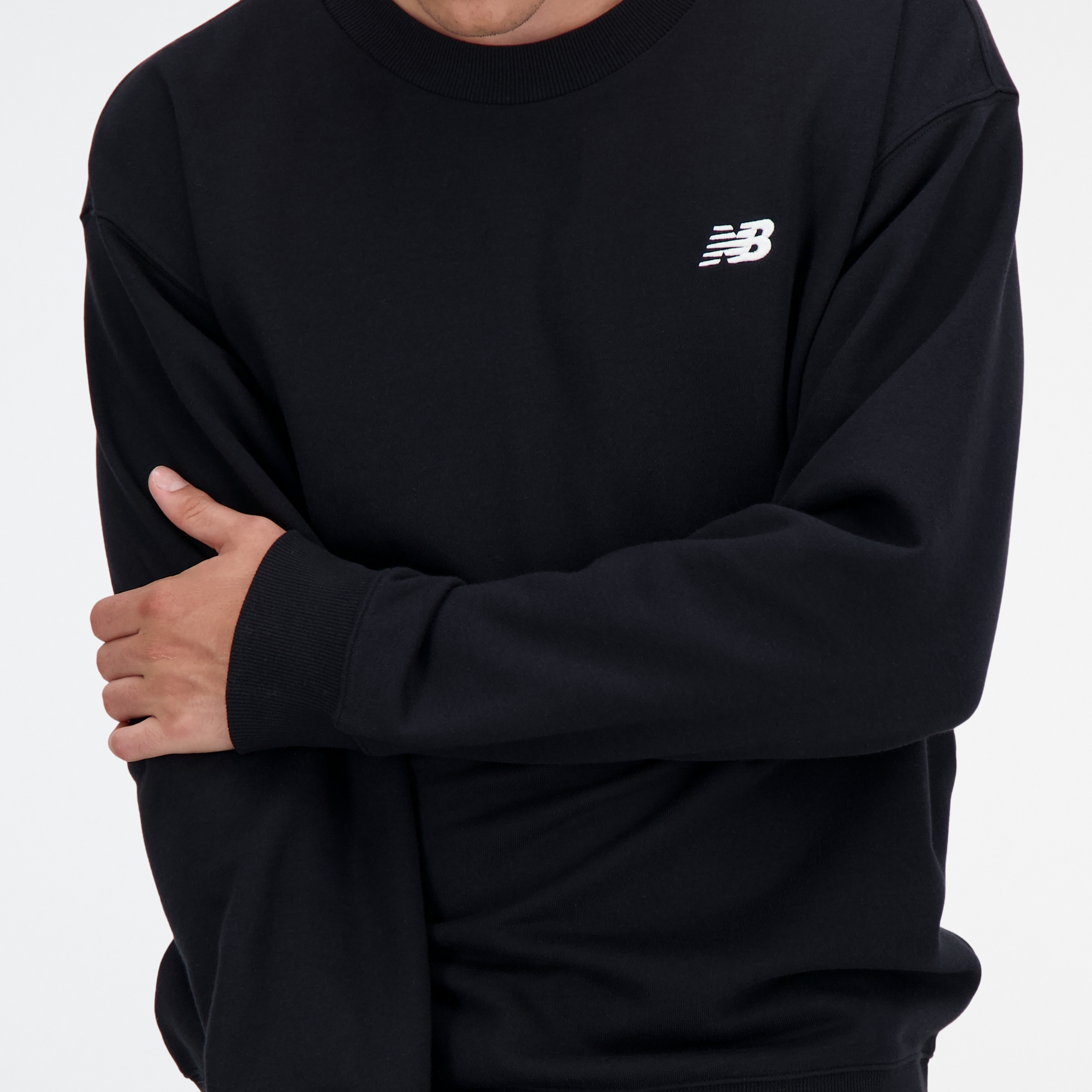 Sebastian is wearing size M and is 6'2"/188cm. Chest: 38.75"/98.4cm, Waist: 32"/81.3cm, Hips: 39"/99cm