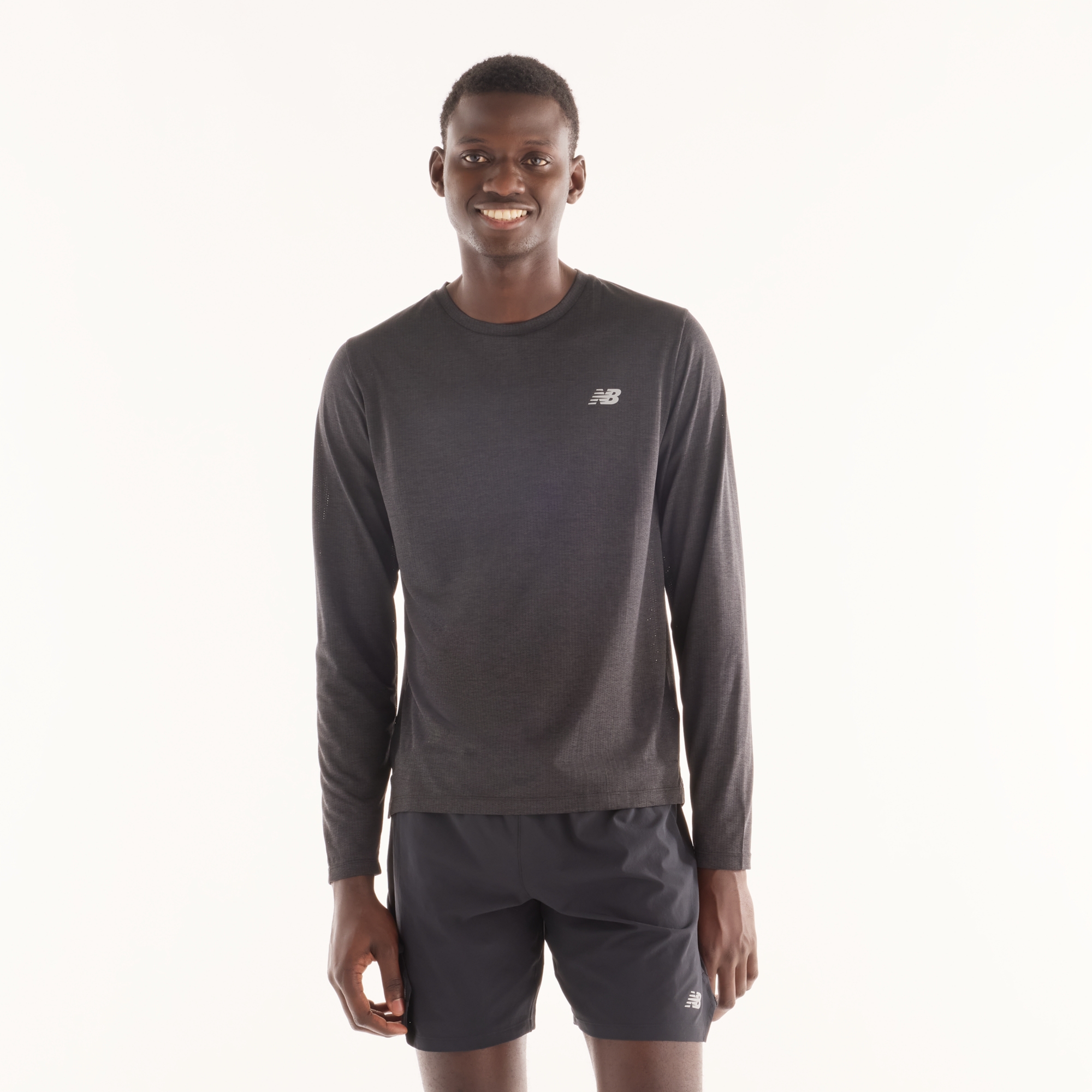 Tyler is wearing size M and is 6'/182.8cm. Chest: 36.25"/92cm, Waist: 29.5"/75cm, Hips: 37"/94cm