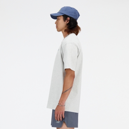 Tyler is wearing size M and is 6'/182.8cm. Chest: 36.25"/92cm, Waist: 29.5"/75cm, Hips: 37"/94cm