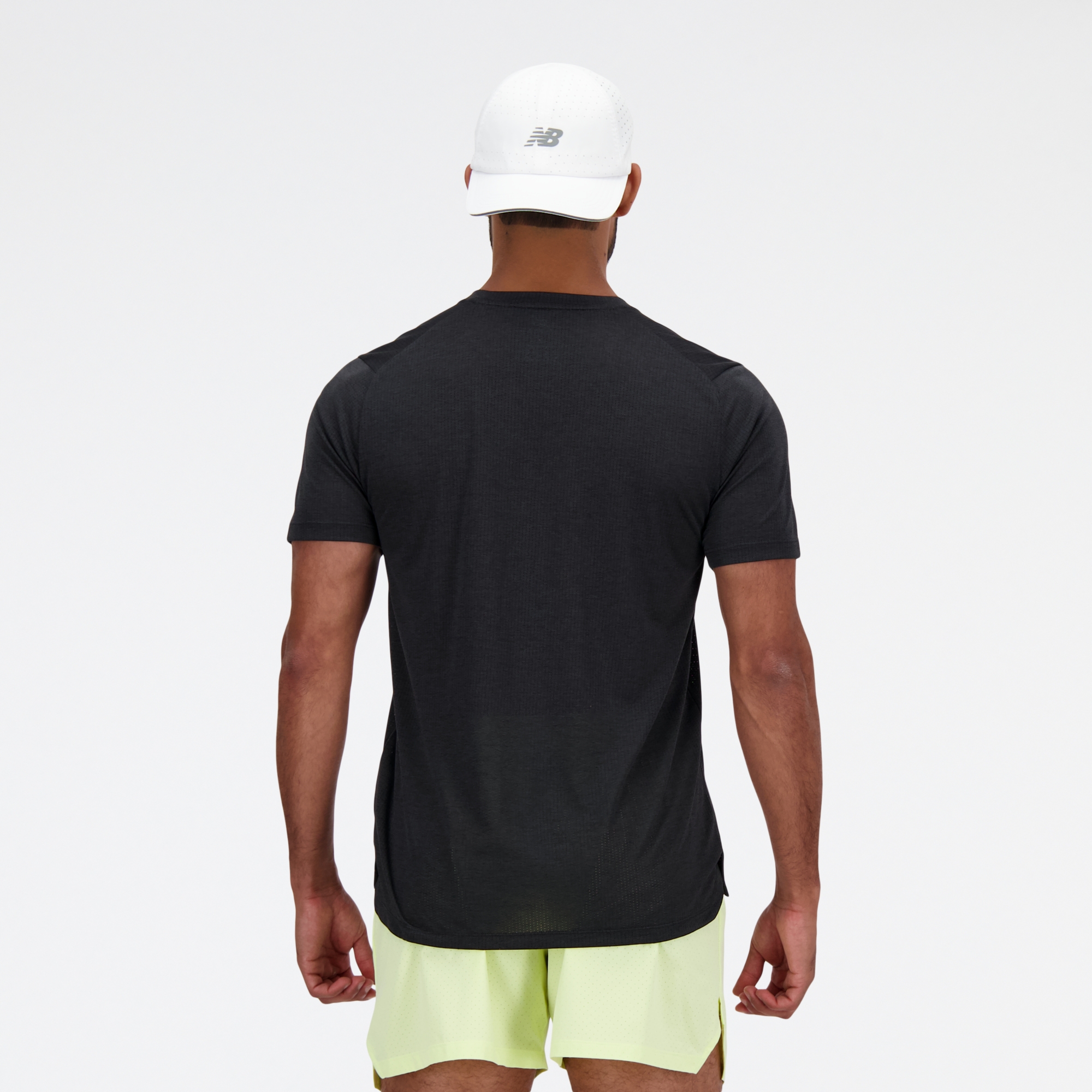 Pranav is wearing size M and is 6'/182.8cm. Waist: 30.5"/77.5cm