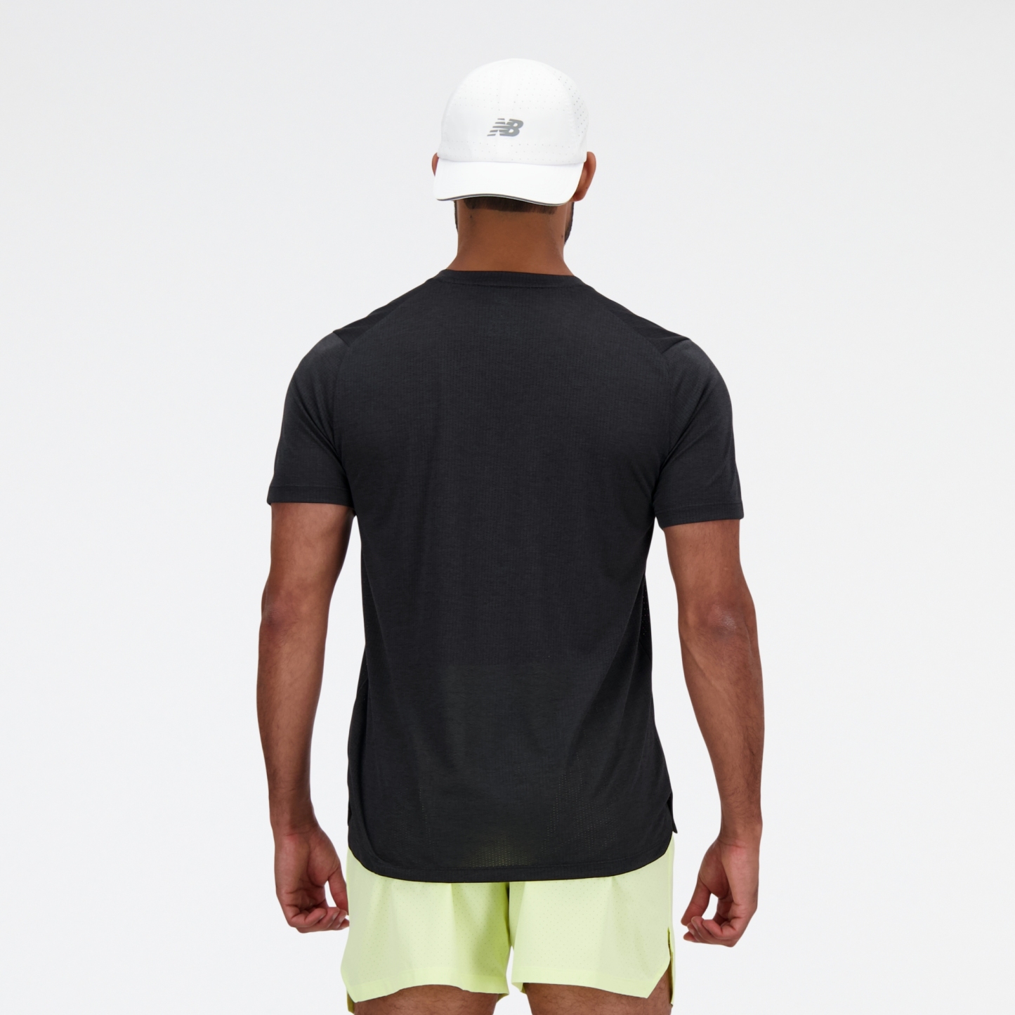 Pranav is wearing size M and is 6'/182.8cm. Waist: 30.5"/77.5cm