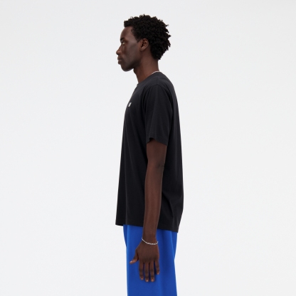 Mohamed is wearing size M and is 6'3"/190.5cm. Chest: 36.5"/92.7cm, Waist: 26.5"/67.3cm, Hips: 38.5"/97.8cm