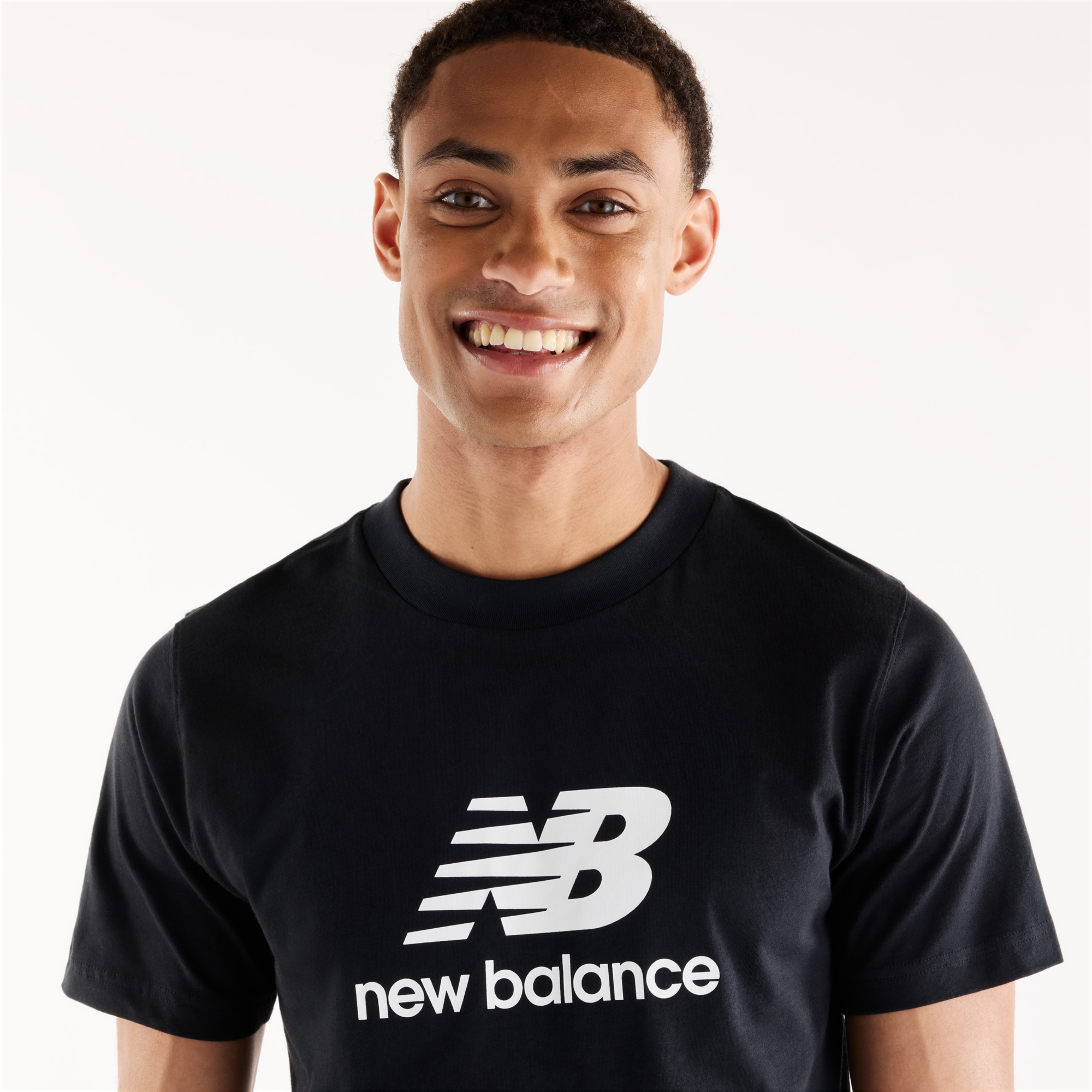 Mohamed is wearing size M and is 6'3"/190.5cm. Chest: 36.5"/92.7cm, Waist: 26.5"/67.3cm, Hips: 38.5"/97.8cm