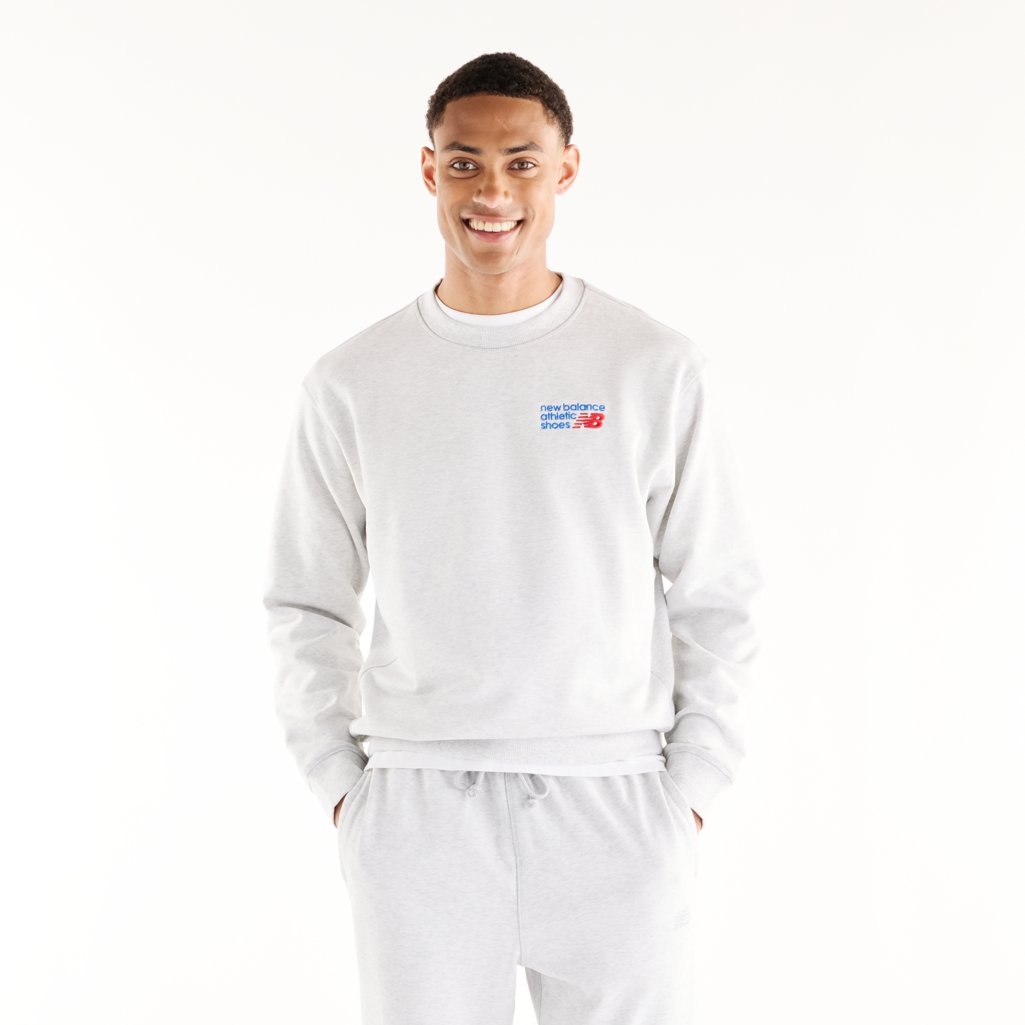 Tyler is wearing size M and is 6'/182.8cm. Chest: 36.25"/92cm, Waist: 29.5"/75cm, Hips: 37"/94cm