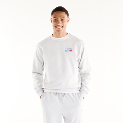 Tyler is wearing size M and is 6'/182.8cm. Chest: 36.25"/92cm, Waist: 29.5"/75cm, Hips: 37"/94cm
