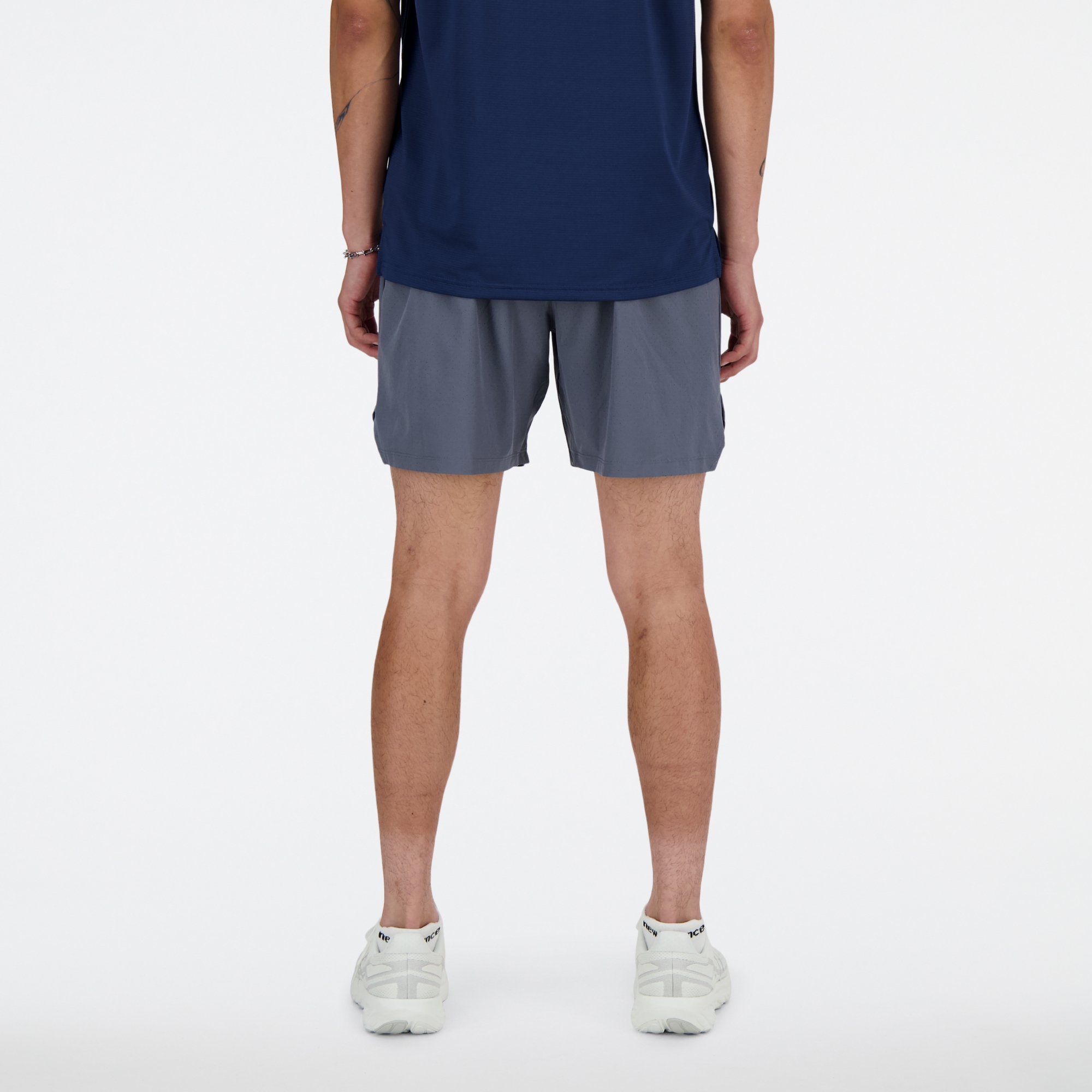 Tyler is wearing size M and is 6'/182.8cm. Chest: 36.25"/92cm, Waist: 29.5"/75cm, Hips: 37"/94cm