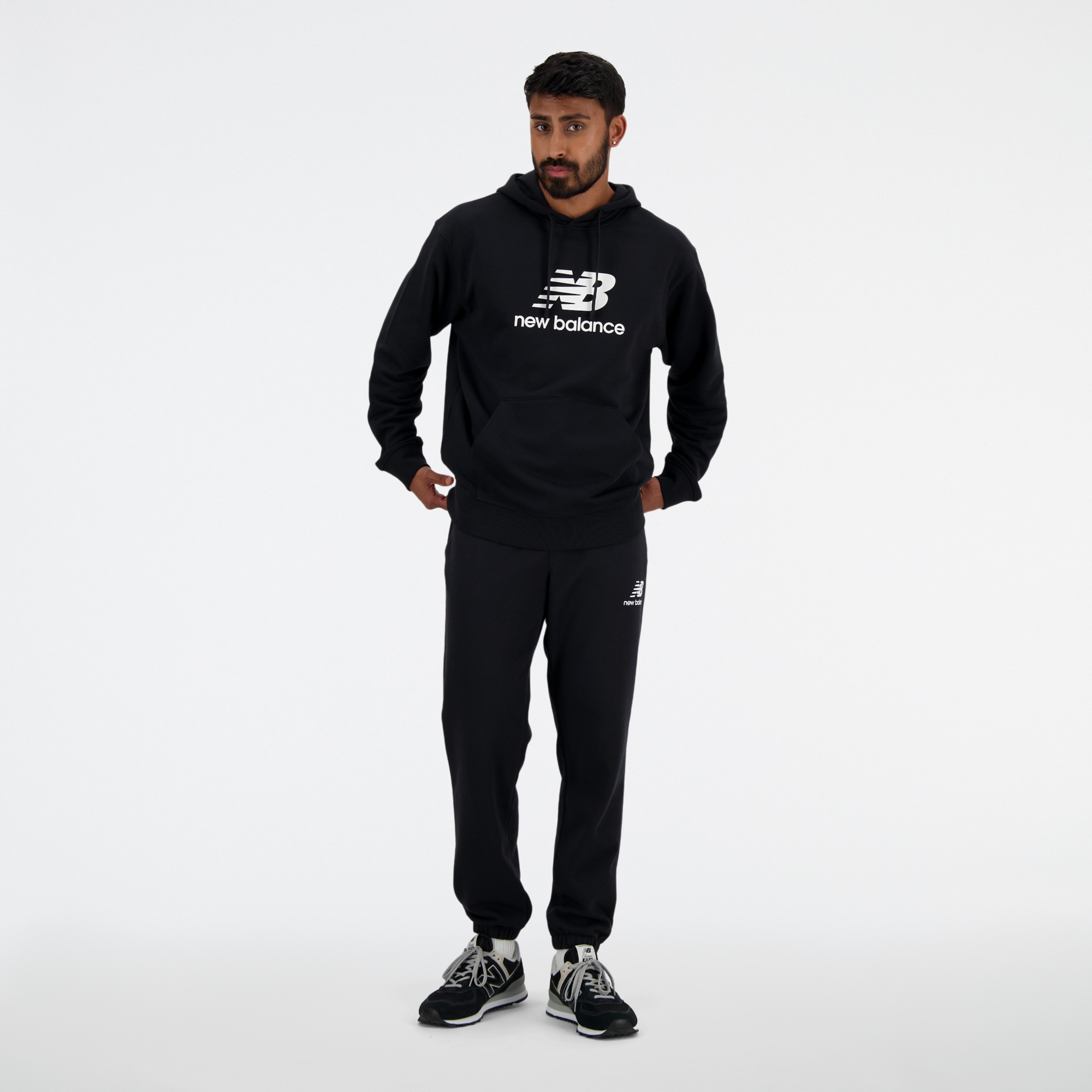 Pranav is wearing size M and is 6';182.8cm. Waist: 30.5";77.5cm