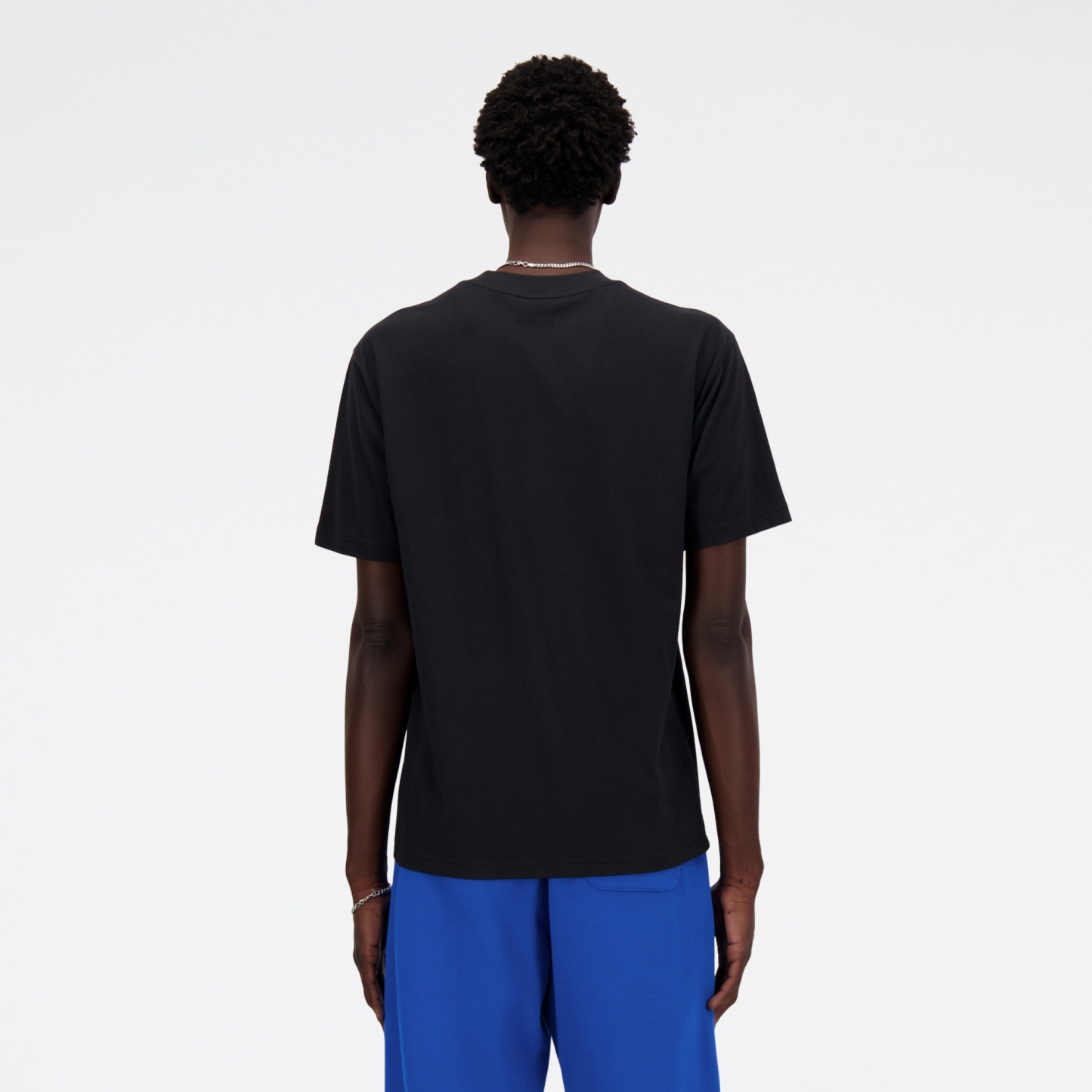 Mohamed is wearing size M and is 6'3"/190.5cm. Chest: 36.5"/92.7cm, Waist: 26.5"/67.3cm, Hips: 38.5"/97.8cm
