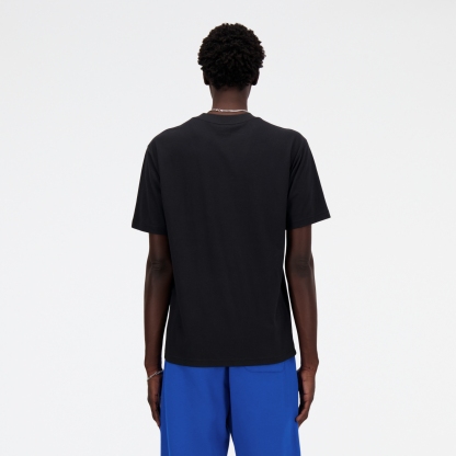 Mohamed is wearing size M and is 6'3"/190.5cm. Chest: 36.5"/92.7cm, Waist: 26.5"/67.3cm, Hips: 38.5"/97.8cm