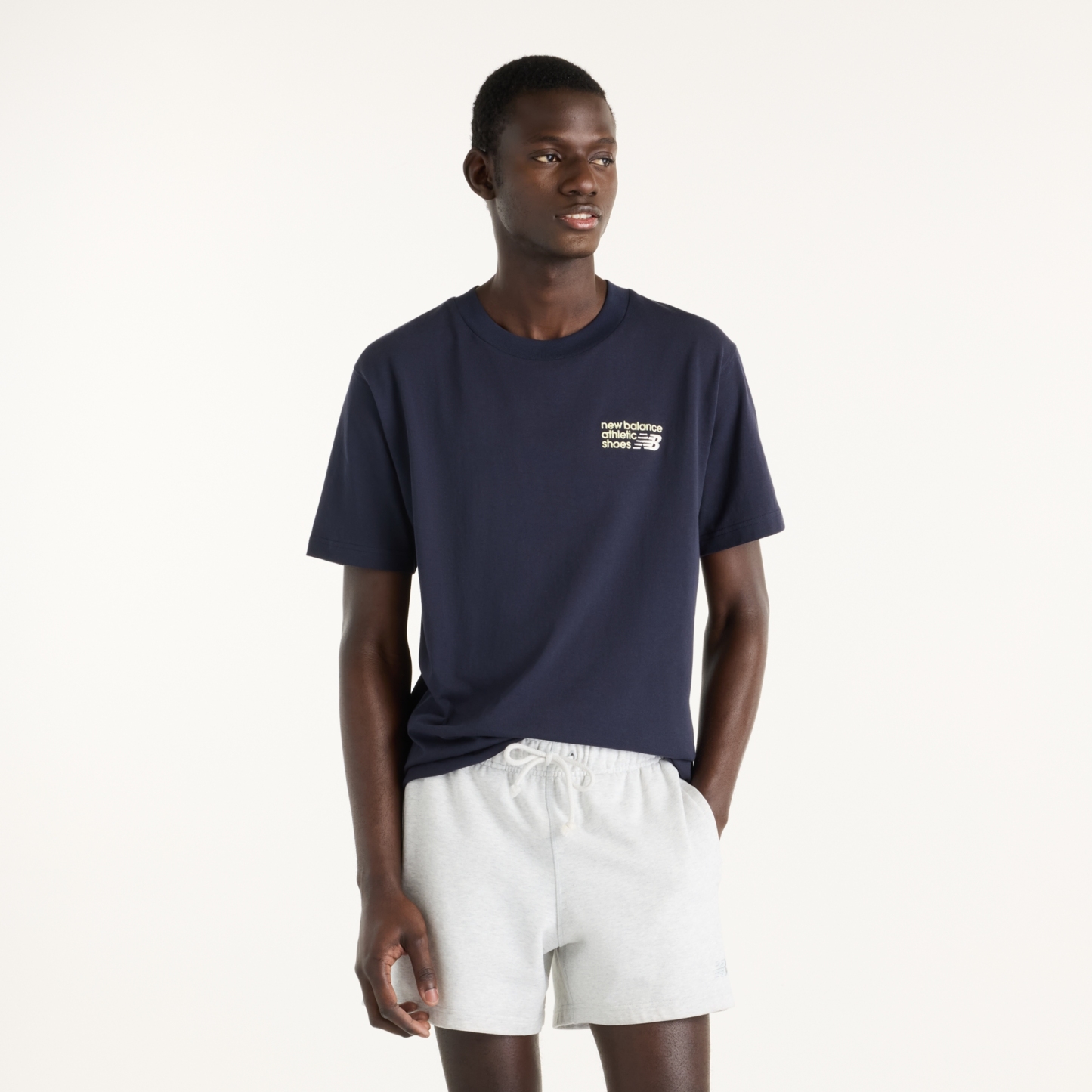 New Balance Athletics プレミアムロゴスウェットショートスリーブTシャツ, MT41908DNT