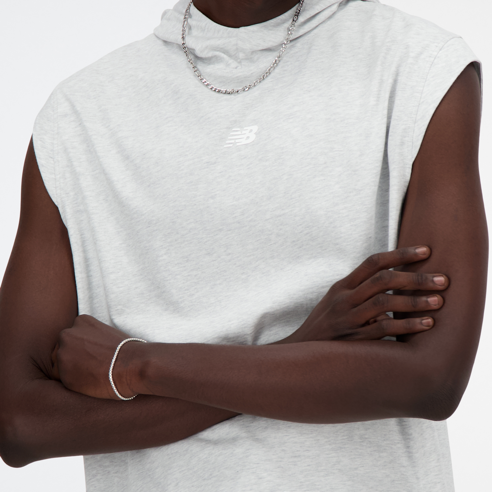Mohamed is wearing size M and is 6'3"/190.5cm. Chest: 36.5"/92.7cm, Waist: 26.5"/67.3cm, Hips: 38.5"/97.8cm