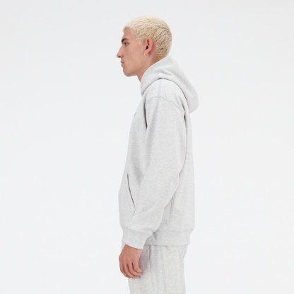 Sebastian is wearing size M and is 6'2"/188cm. Chest: 38.75"/98.4cm, Waist: 32"/81.3cm, Hips: 39"/99cm/99cm