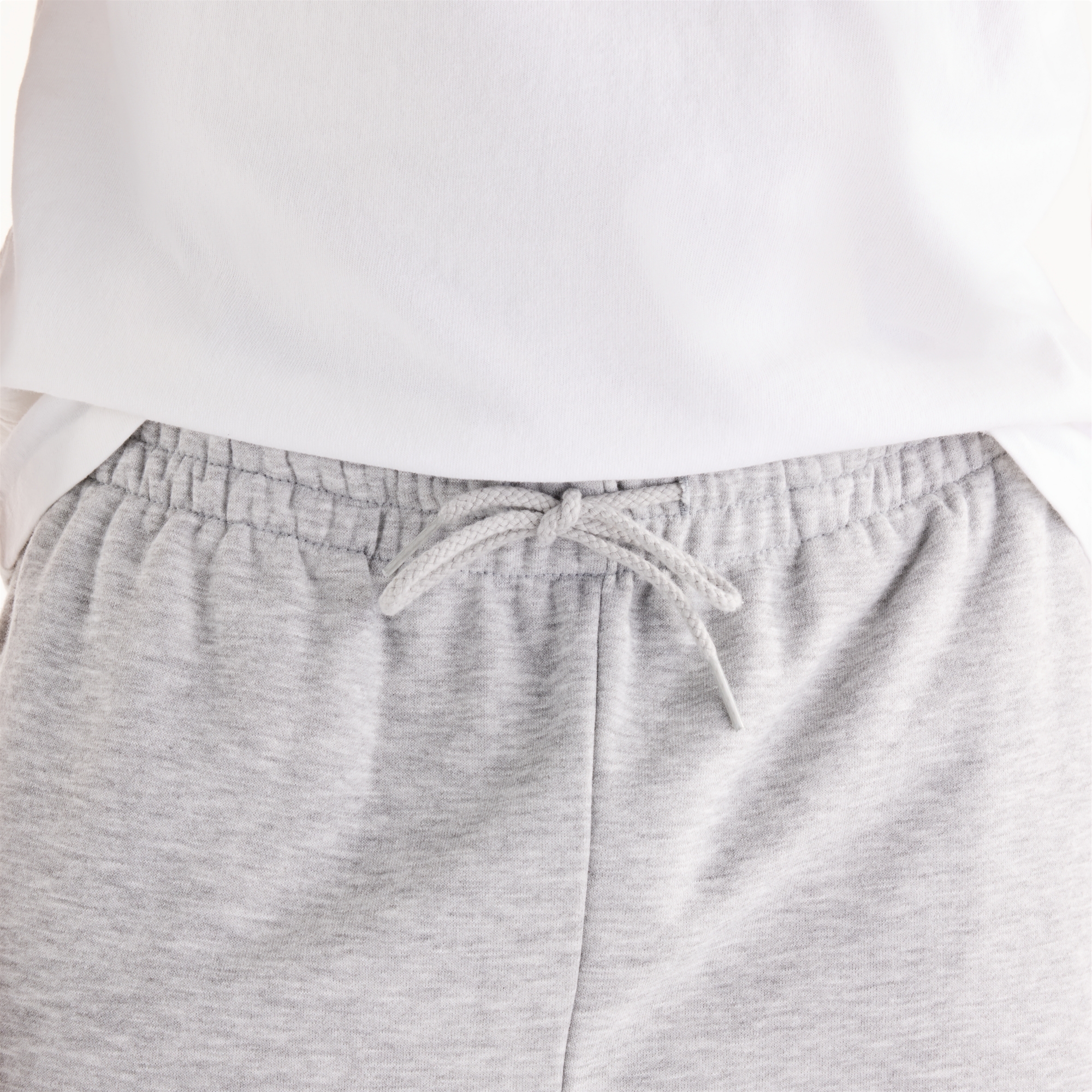 Pranav is wearing size M and is 6'/182.8cm. Waist: 30.5"/77.5cm