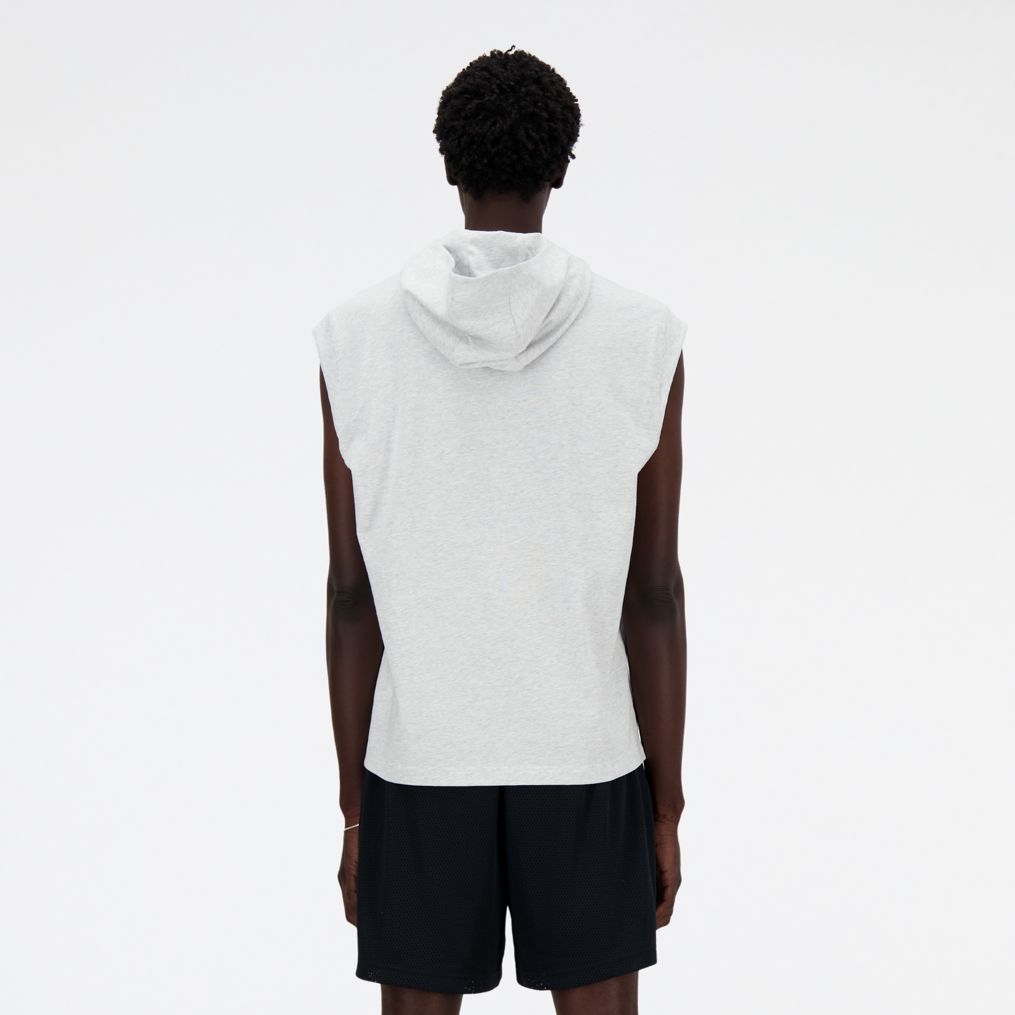 Mohamed is wearing size M and is 6'3"/190.5cm. Chest: 36.5"/92.7cm, Waist: 26.5"/67.3cm, Hips: 38.5"/97.8cm