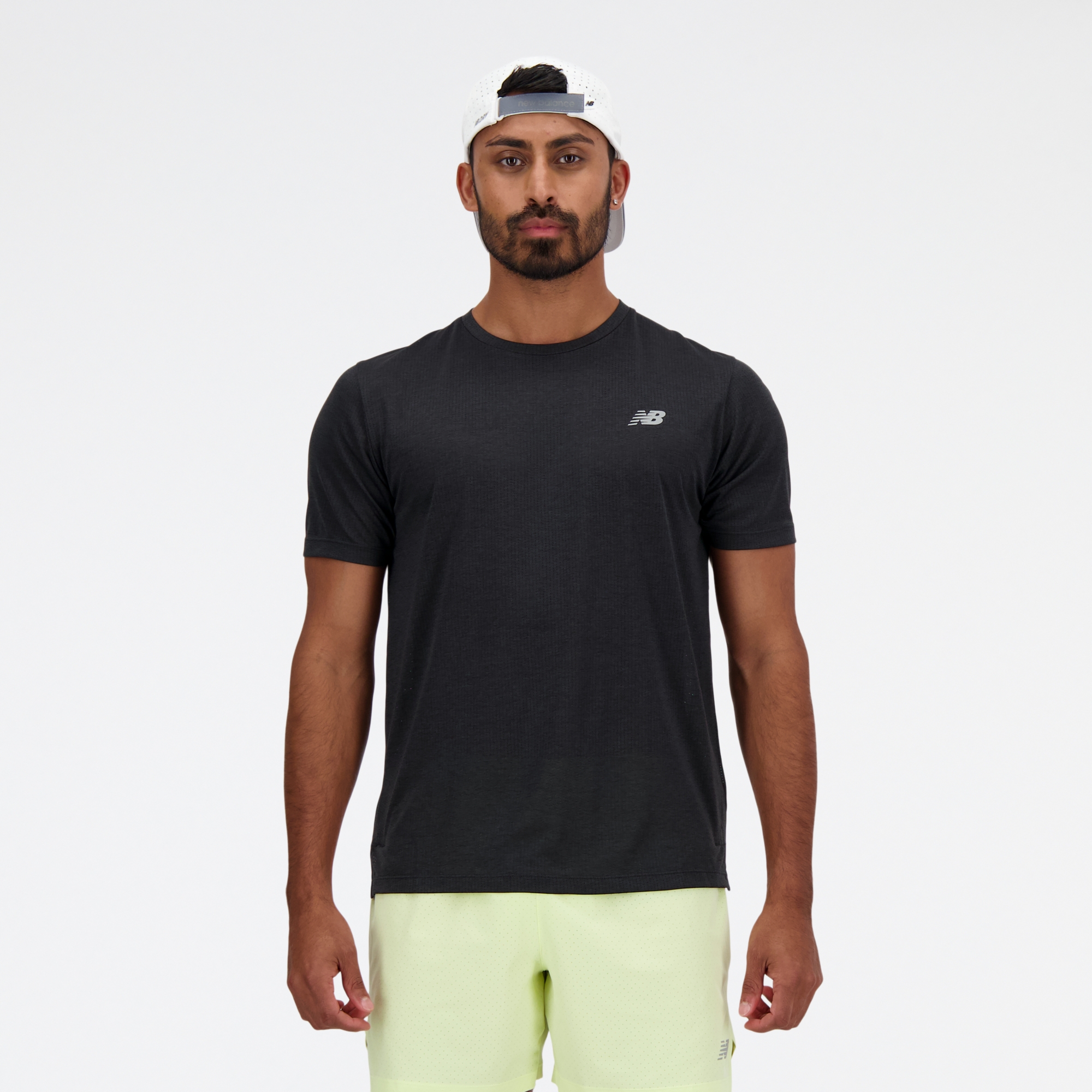 Pranav is wearing size M and is 6'/182.8cm. Waist: 30.5"/77.5cm