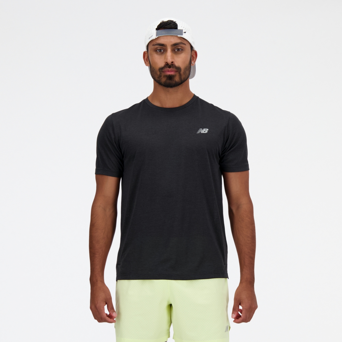 Pranav is wearing size M and is 6'/182.8cm. Waist: 30.5"/77.5cm