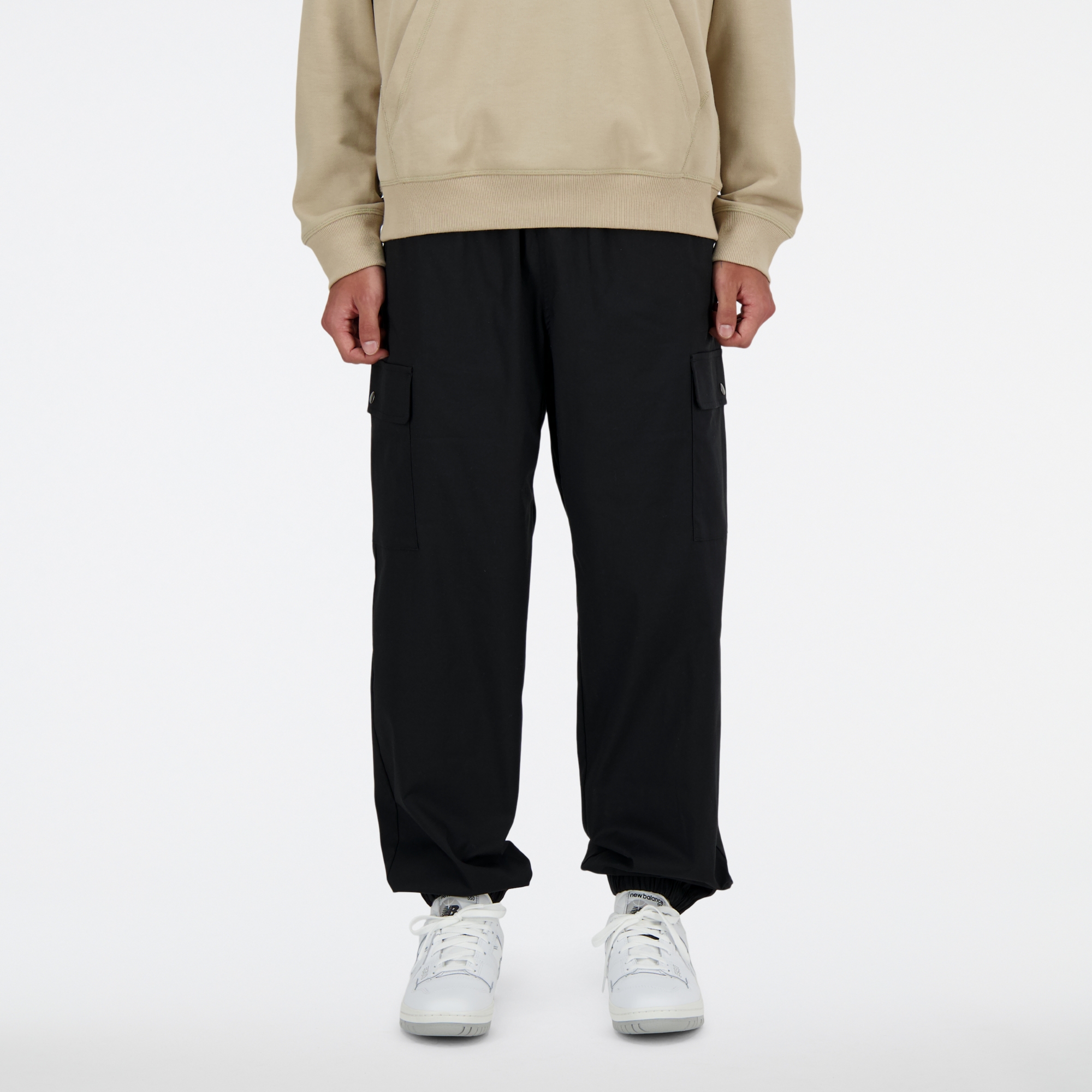 Tyler is wearing size M and is 6'/183cm. Chest: 36.25"/92cm, Waist: 29.5"/75cm, Hips: 37"/94cm