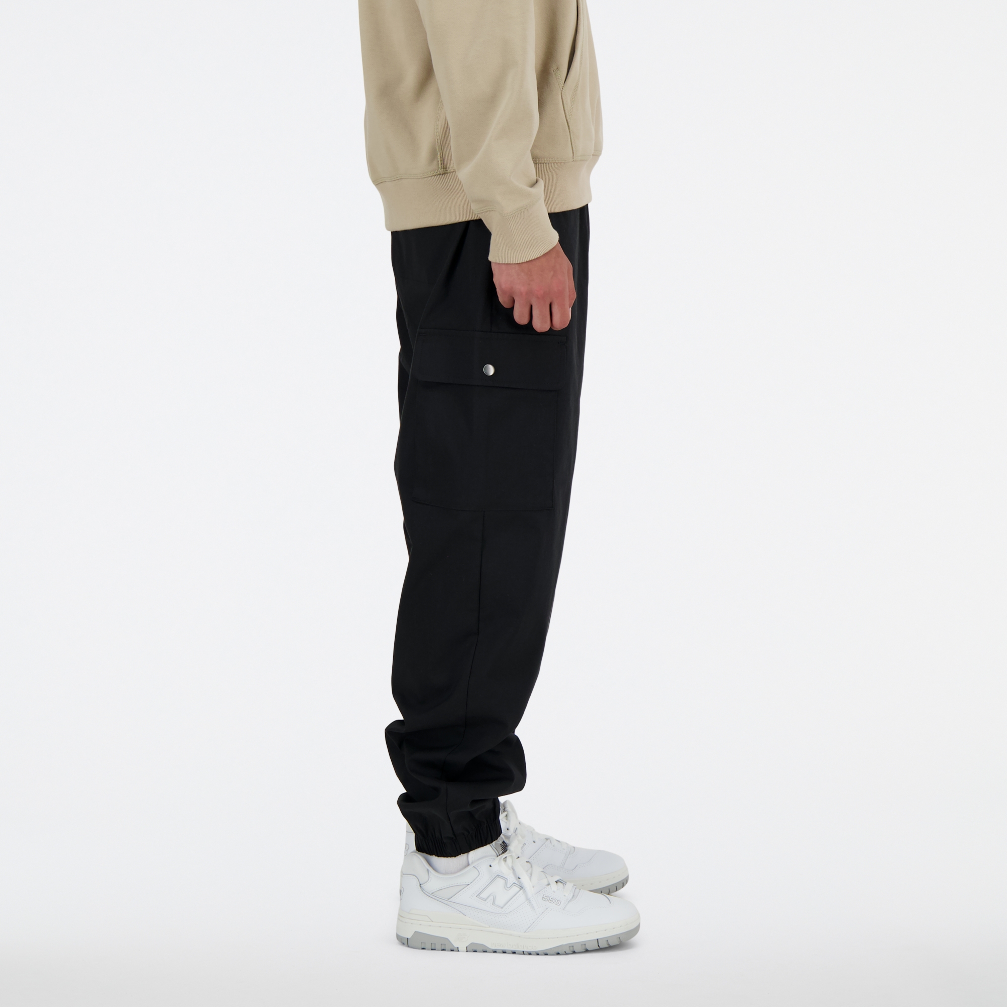Tyler is wearing size M and is 6'/183cm. Chest: 36.25"/92cm, Waist: 29.5"/75cm, Hips: 37"/94cm