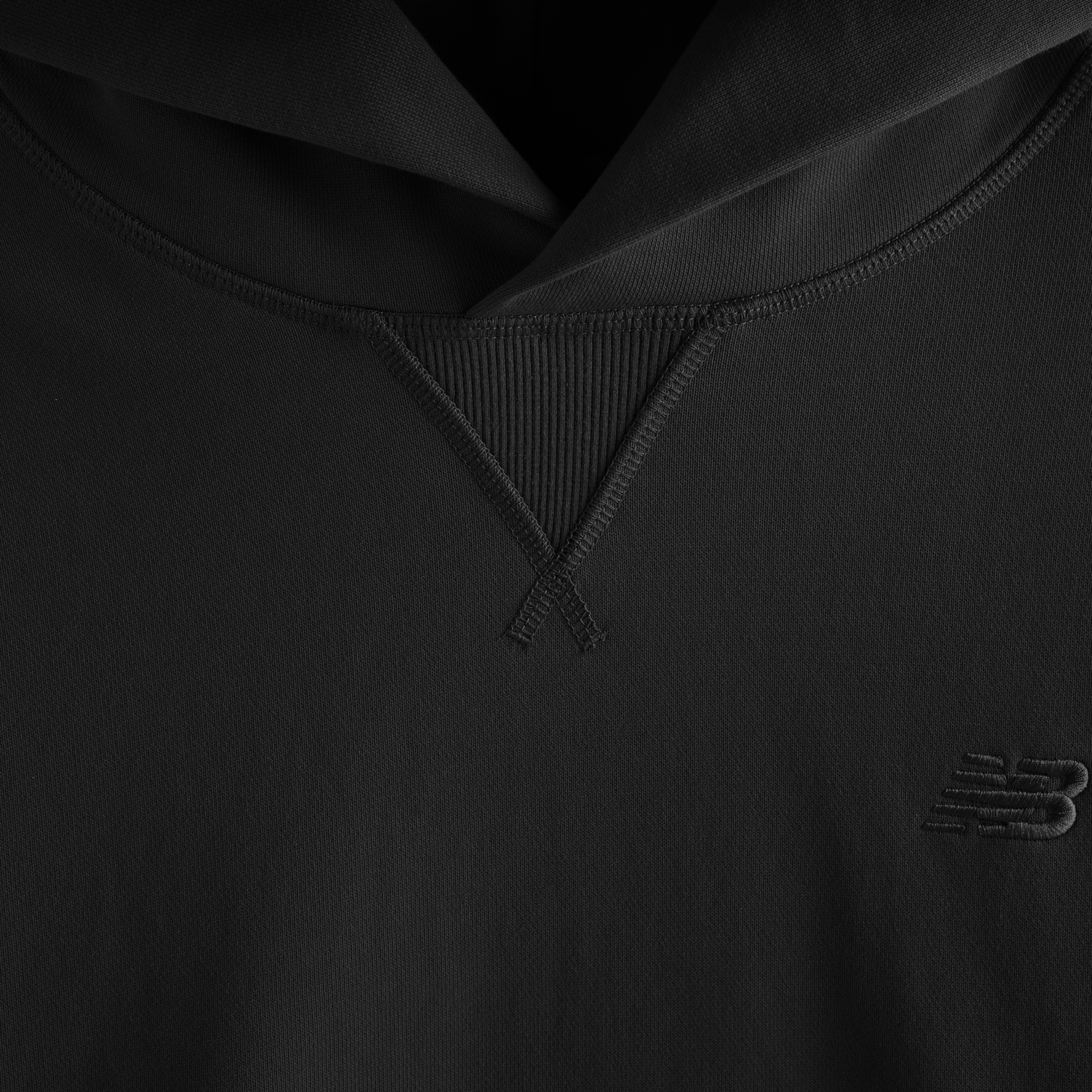 Pranav is wearing size M and is 6'/182.8cm. Waist: 30.5"/77.5cm