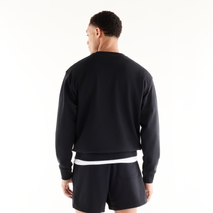 Sebastian is wearing size M and is 6'2"/188cm. Chest: 38.75"/98.4cm, Waist: 32"/81.3cm, Hips: 39"/99cm