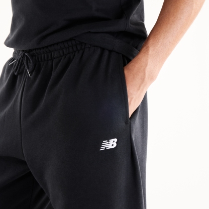 Tyler is wearing size M and is 6'/182.8cm. Chest: 36.25"/92cm, Waist: 29.5"/75cm, Hips: 37"/94cm