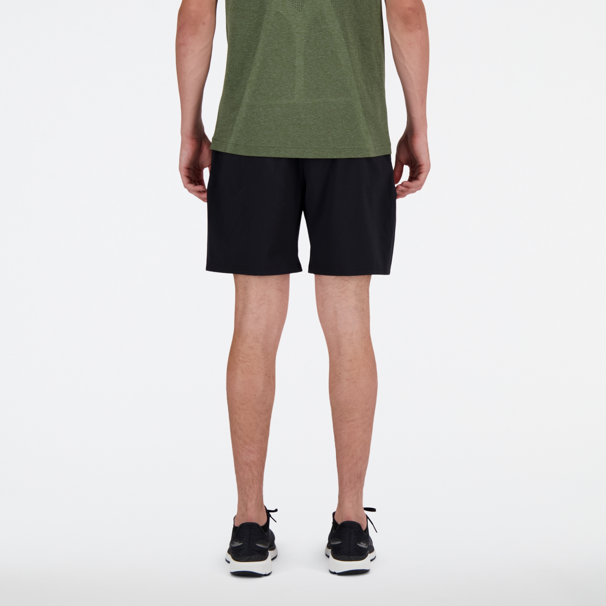 Sebastian is wearing size M and is 6'2"/188cm. Chest: 38.75"/98.4cm, Waist: 32"/81.3cm, Hips: 39"/99cm