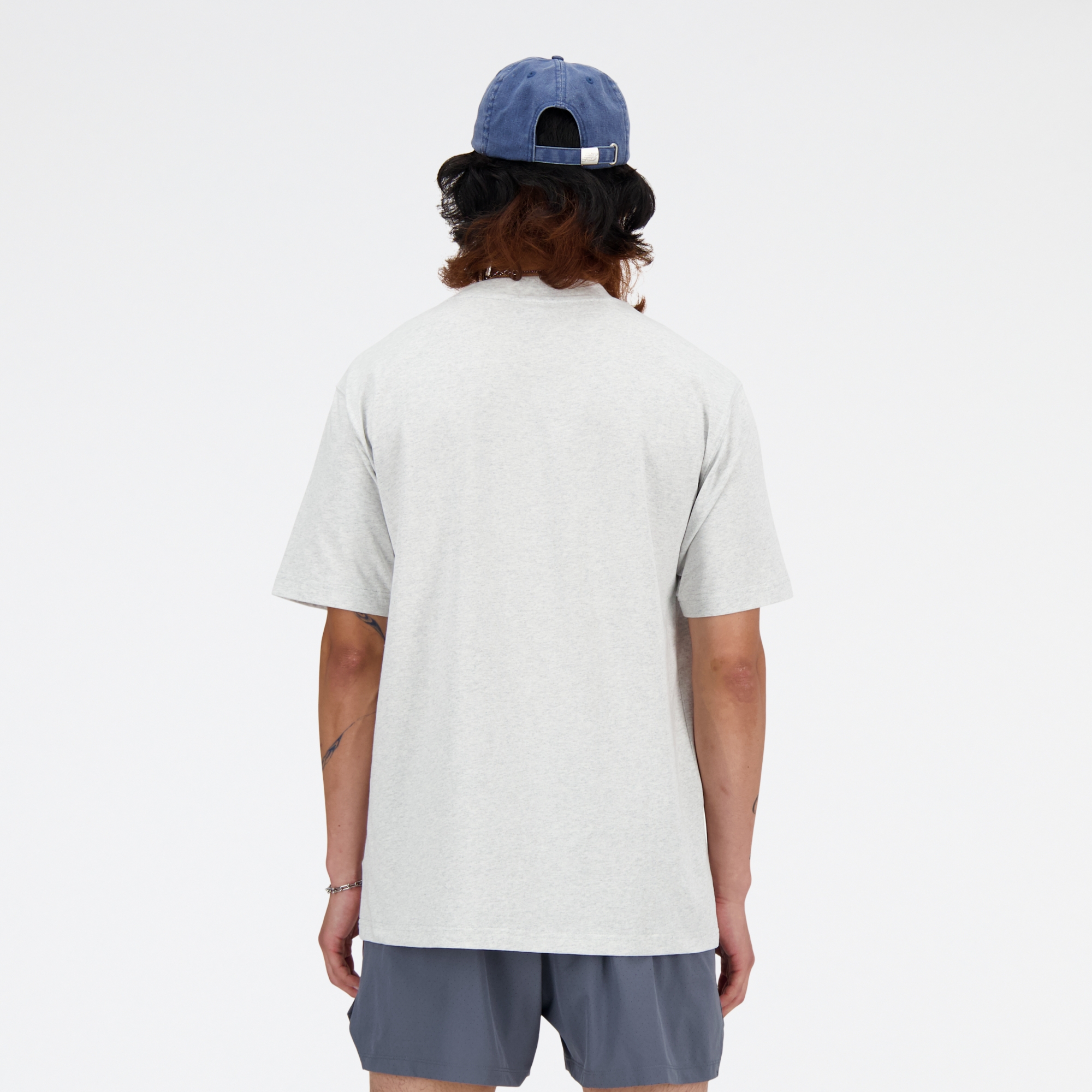 Tyler is wearing size M and is 6'/182.8cm. Chest: 36.25"/92cm, Waist: 29.5"/75cm, Hips: 37"/94cm