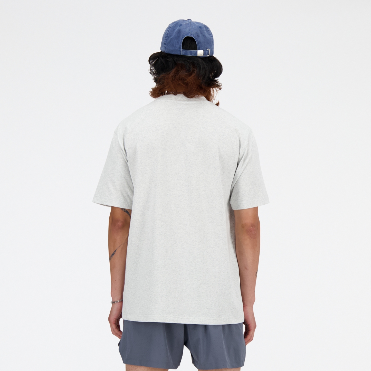 Tyler is wearing size M and is 6'/182.8cm. Chest: 36.25"/92cm, Waist: 29.5"/75cm, Hips: 37"/94cm