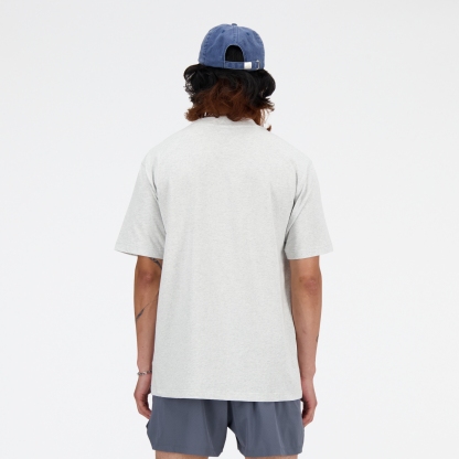Tyler is wearing size M and is 6'/182.8cm. Chest: 36.25"/92cm, Waist: 29.5"/75cm, Hips: 37"/94cm