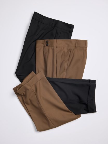 タックテーパードパンツ