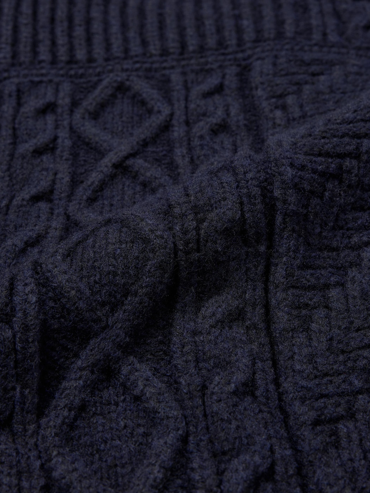 ケーブルクルーネックカーディガン ENGINEERED GARMENTS